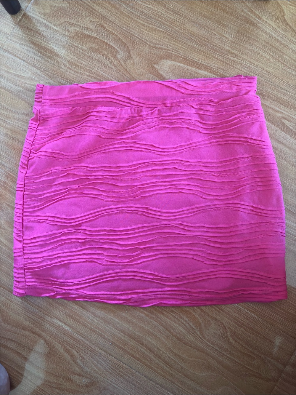 Lightly Used Ladies’ Hot Pink Skirt-M 14”x14”